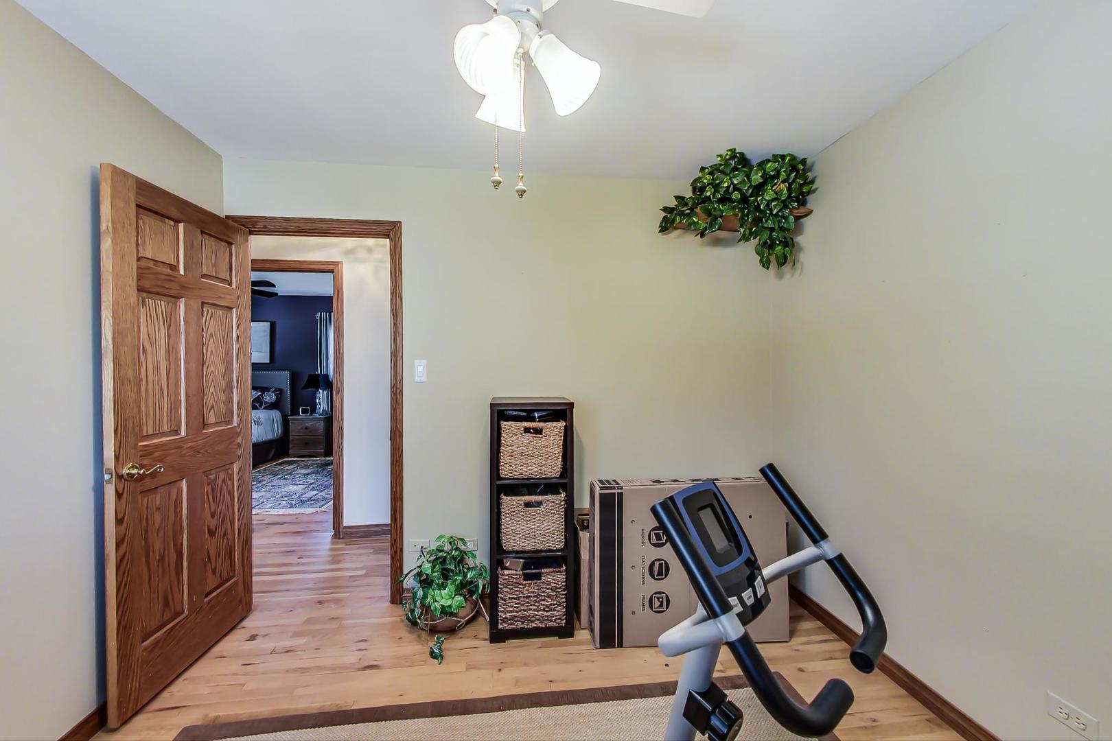 1715 Fremont Road Hoffman Estates, IL 60169 - Photo 26 of 59
