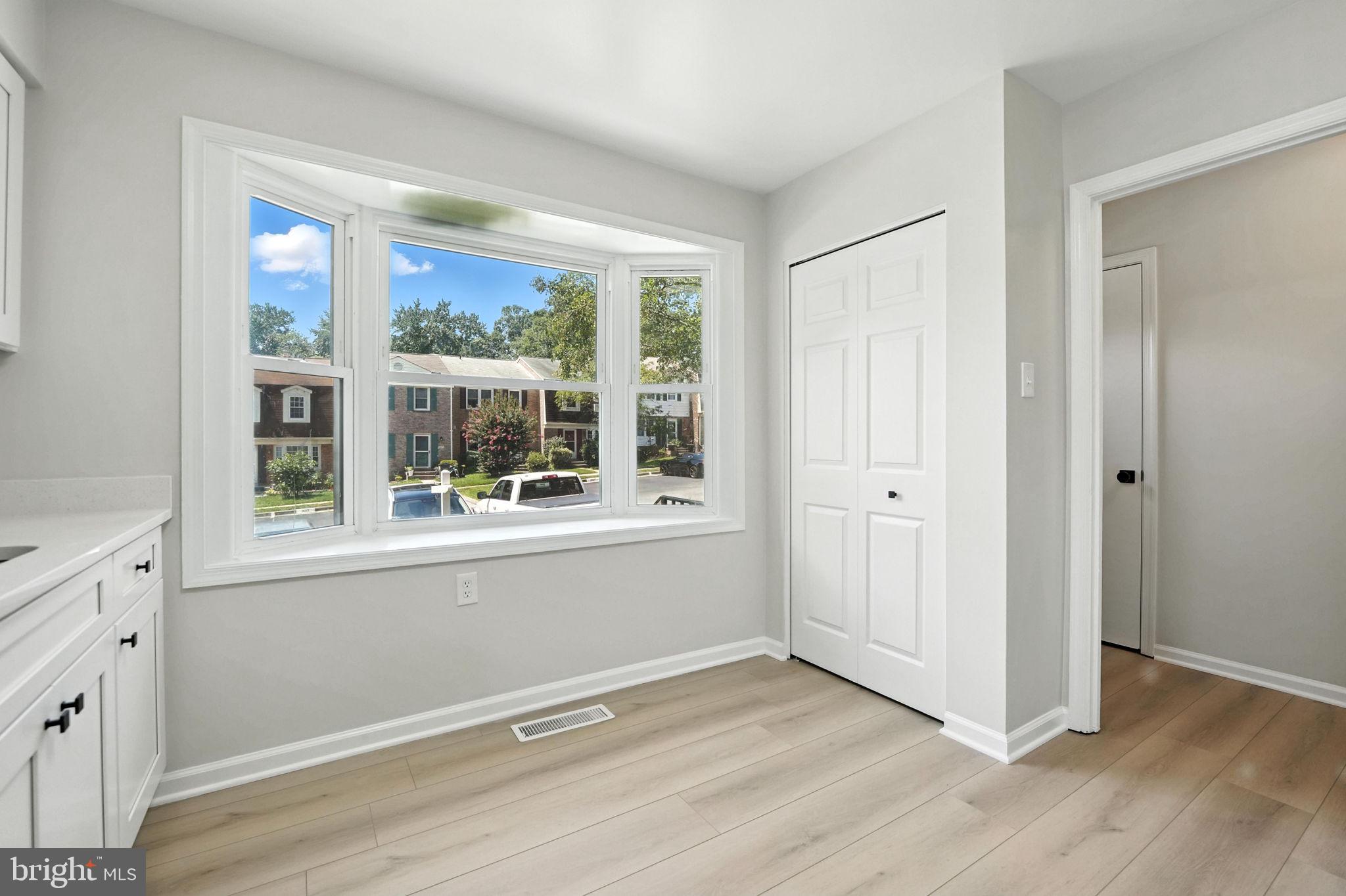 3028 Seminole Road Woodbridge, VA 22192 - Photo 6 of 30 Sunny space for eat in and pantry