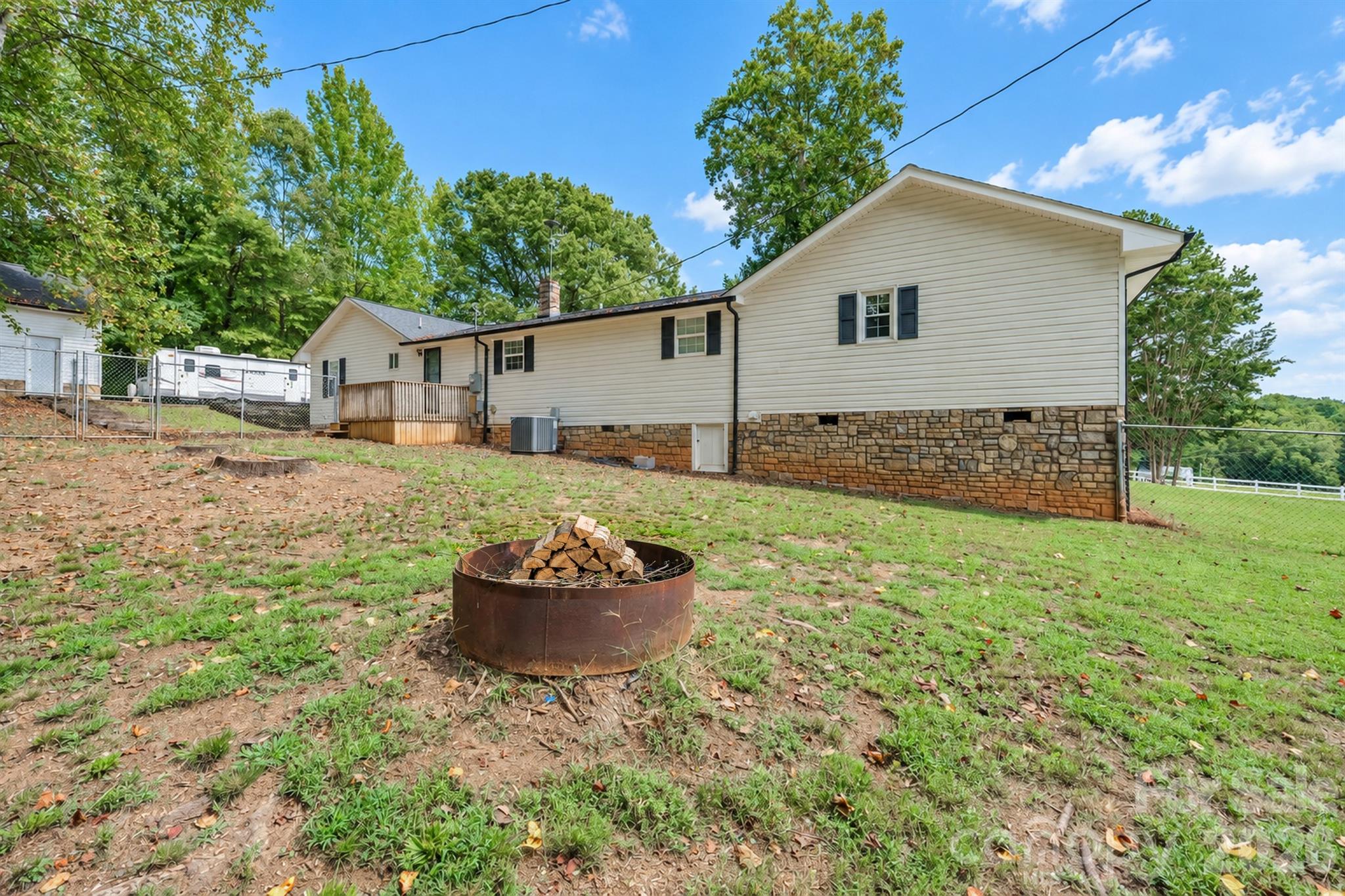 370 Shiloh Road Statesville, NC 28677 - Photo 6 of 47 Gallery Image 6