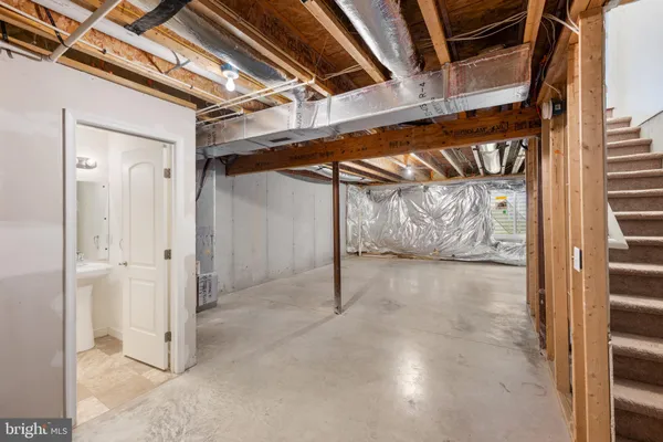 a view of an indoor garage
