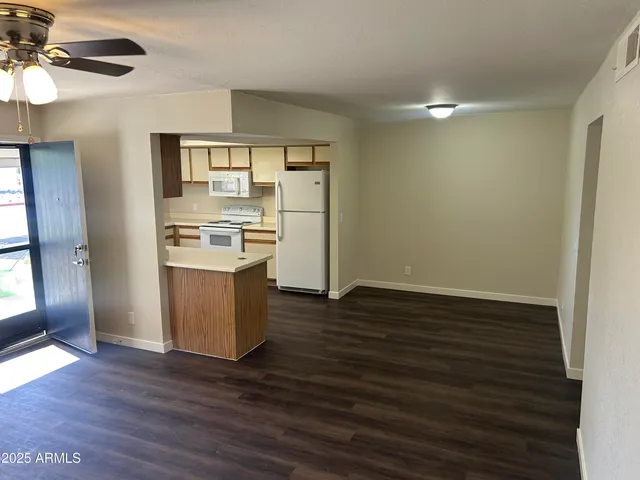 $1,400 | 1444 North Recker Road, Unit 132, Mesa, AZ 85205