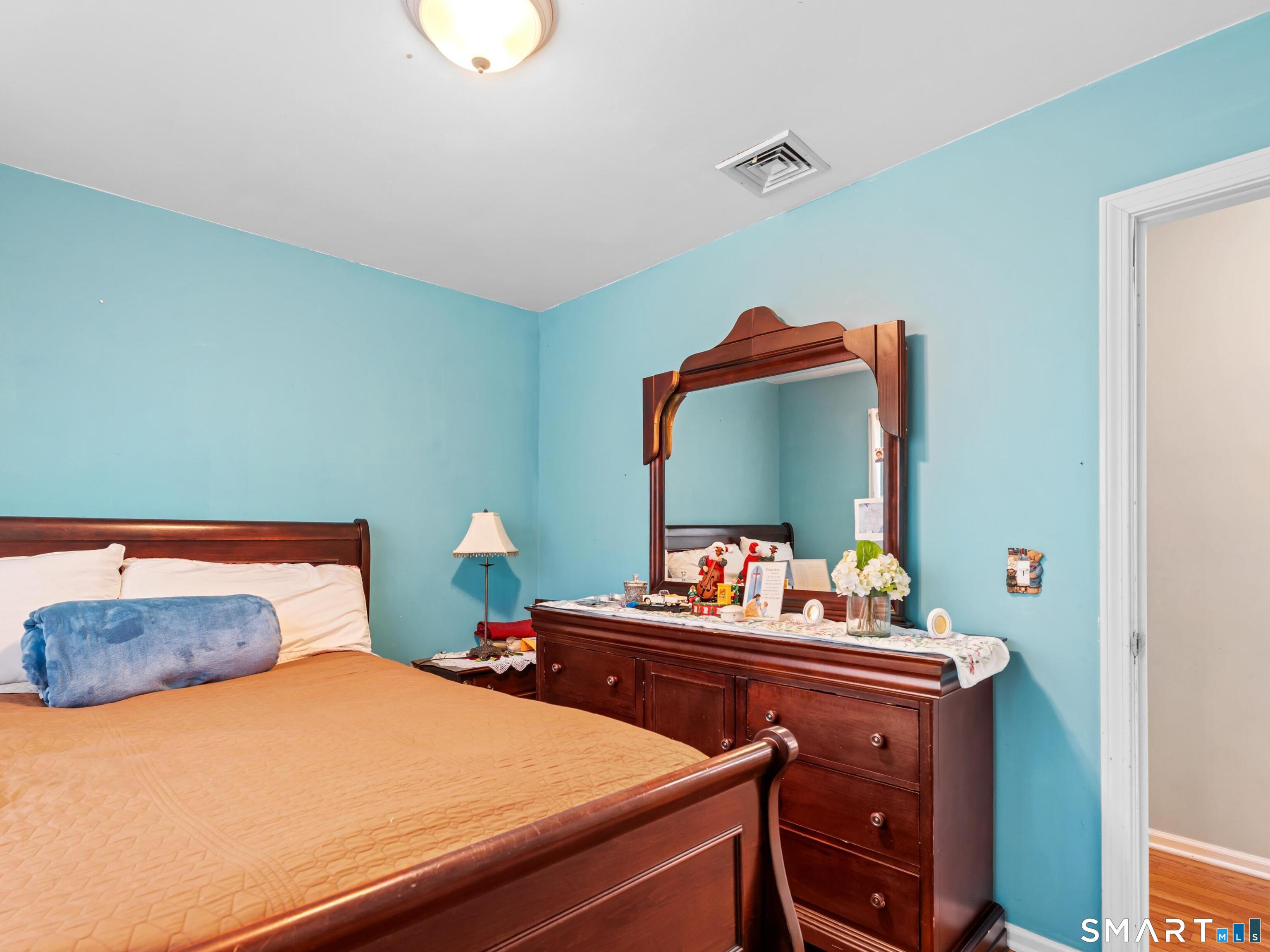 541 Middlebury Road Watertown, CT 06795 - Photo 19 of 38
