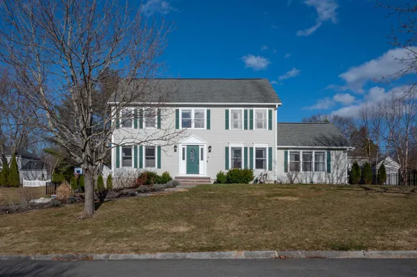 $879,900 | 4 Chelsea Court, Nashua, NH 03062