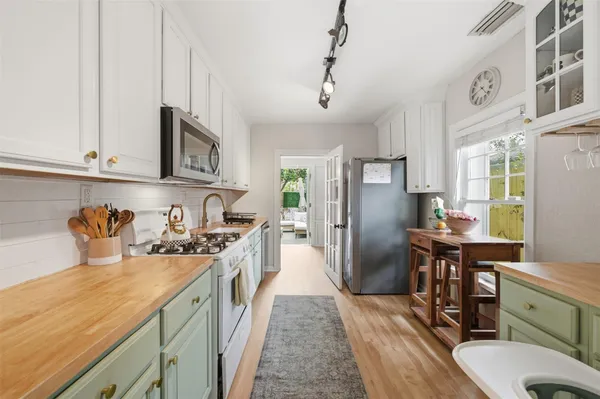 $5,400 | 117 South Palmway, Lake Worth Beach, FL 33460