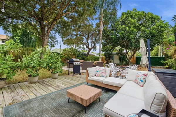 $5,400 | 117 South Palmway, Lake Worth Beach, FL 33460