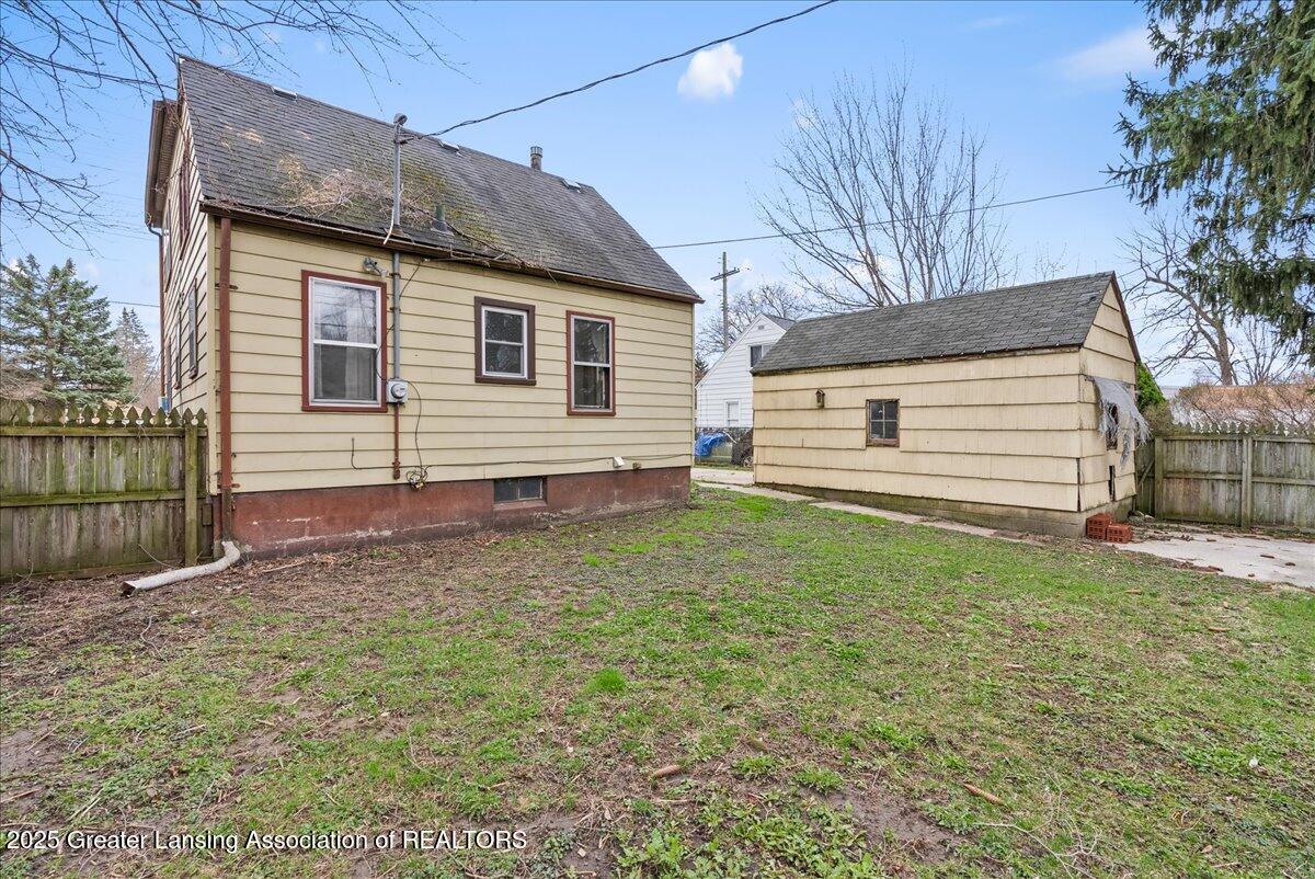 629 East Cavanaugh Road Lansing, MI 48910 - Photo 31 of 32 34-Media Jett - 34