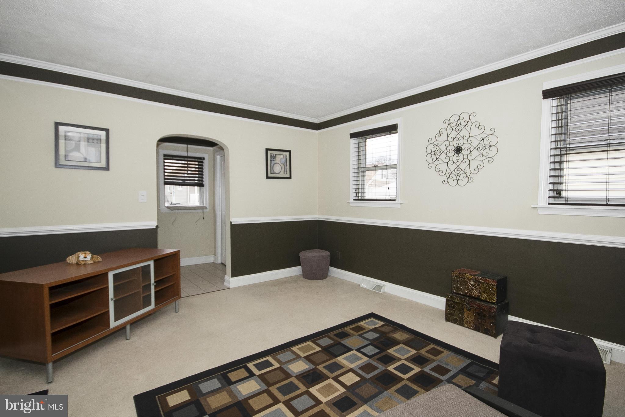 2724 Glendale Road Baltimore, MD 21234 - Photo 4 of 23 Family Room