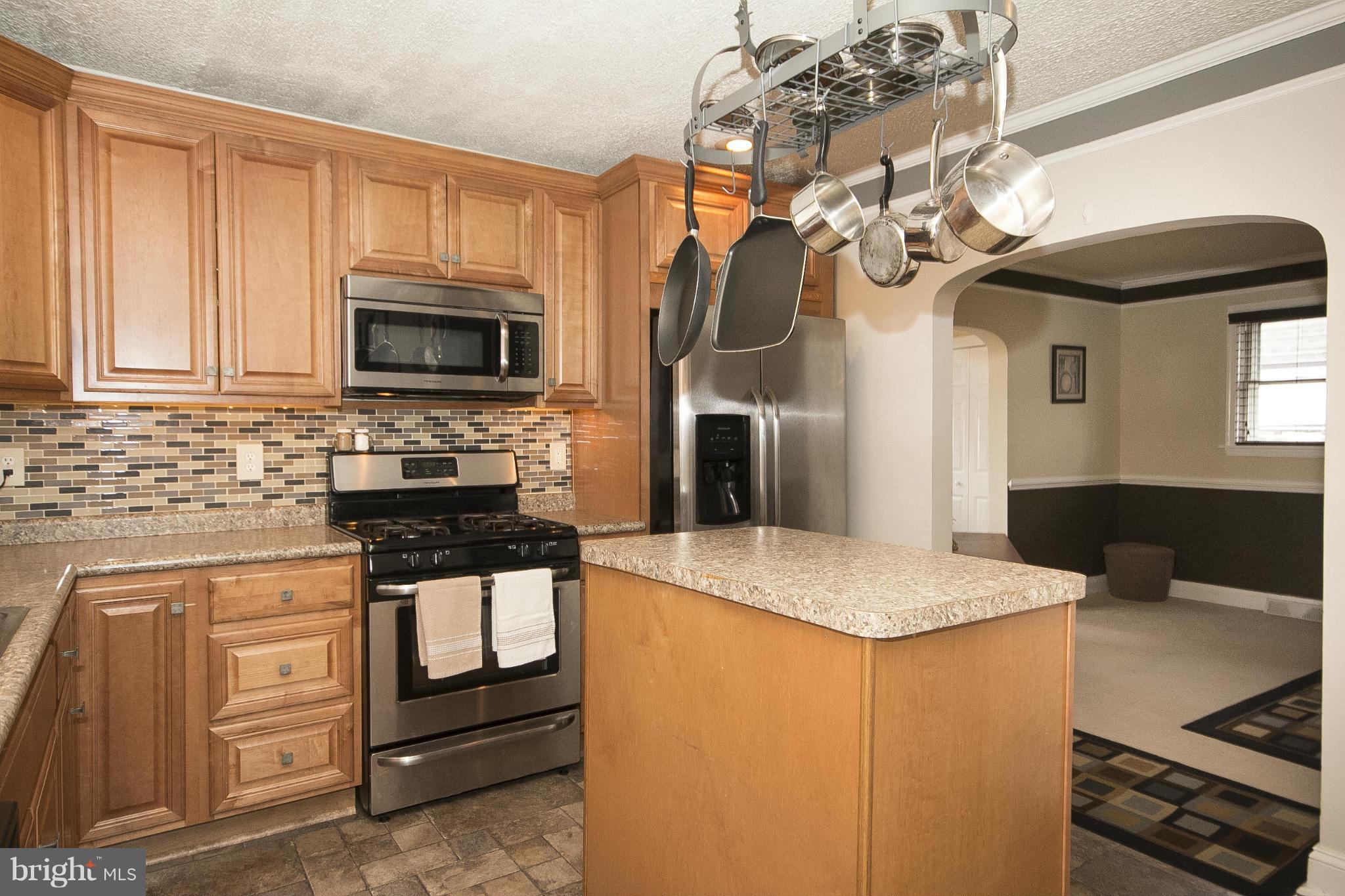 2724 Glendale Road Baltimore, MD 21234 - Photo 7 of 23 Kitchen