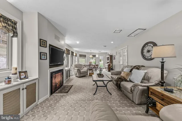 $435,000 | 125 Housel Road, Hopewell, PA 16650