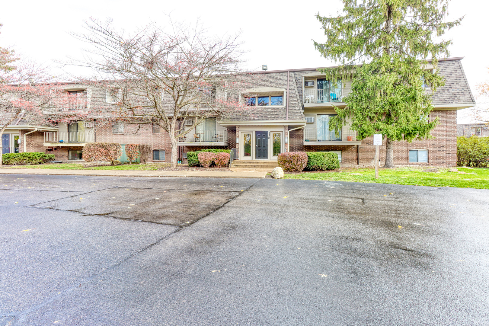 138 East Bailey Road, Unit B Naperville, IL 60565 - Photo 11 of 12