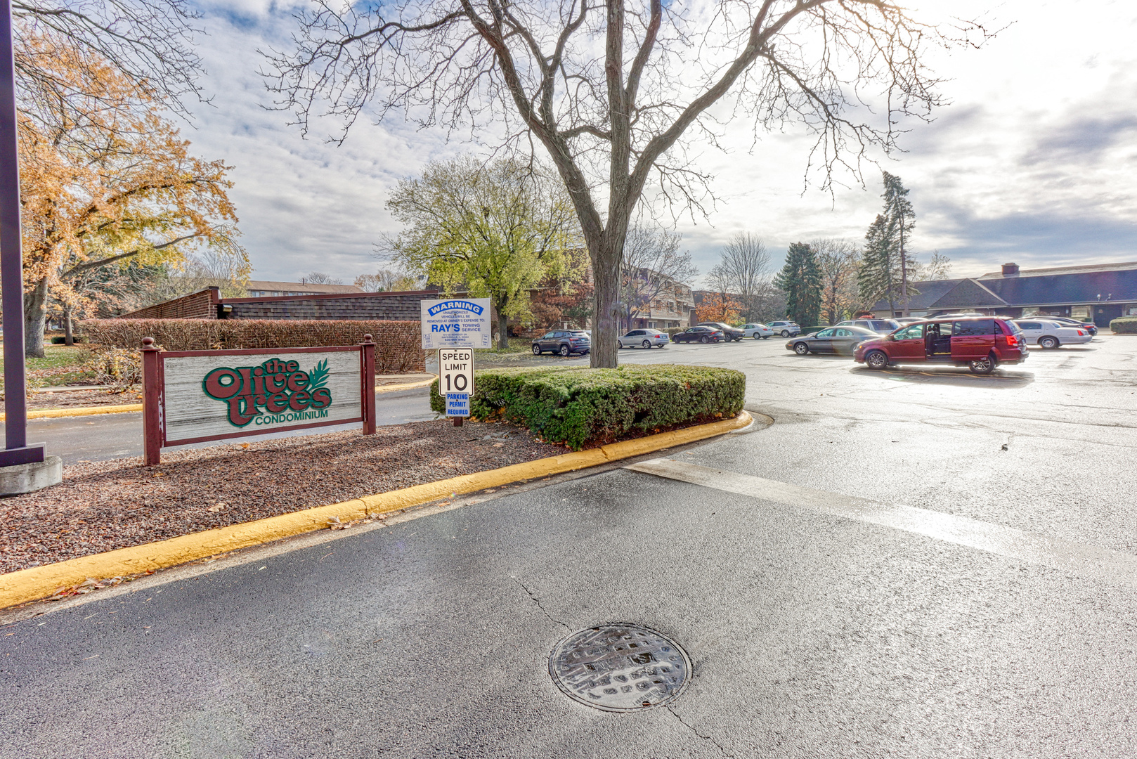 138 East Bailey Road, Unit B Naperville, IL 60565 - Photo 12 of 12 a view of backyard with outdoor seating