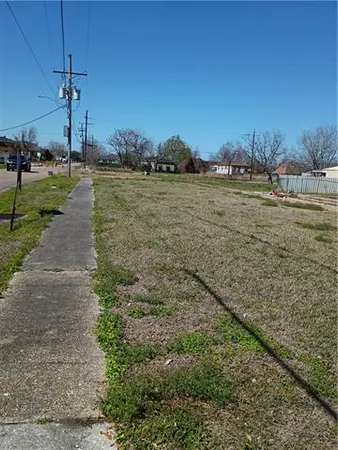 $12,500 | 2300 Alabo Street, New Orleans, LA 70117