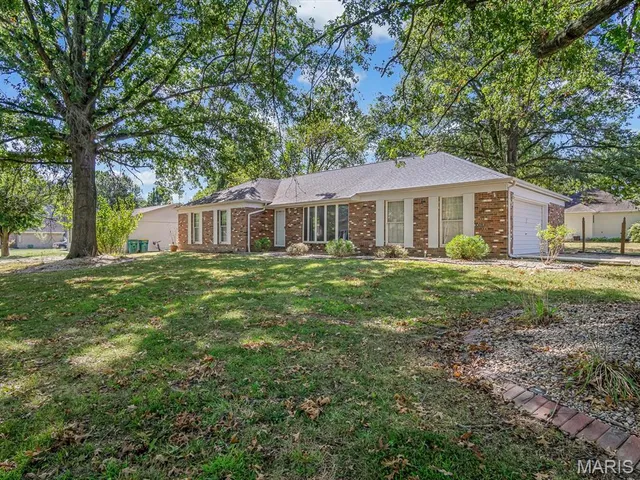 $225,000 | 201 South Oak Lane, Okawville, IL 62271