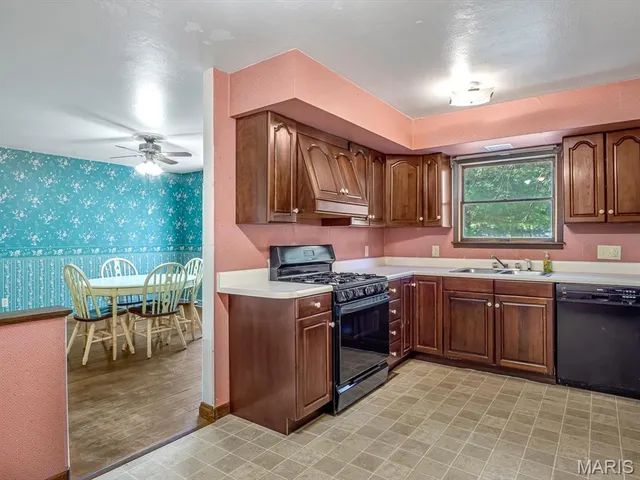 $225,000 | 201 South Oak Lane, Okawville, IL 62271