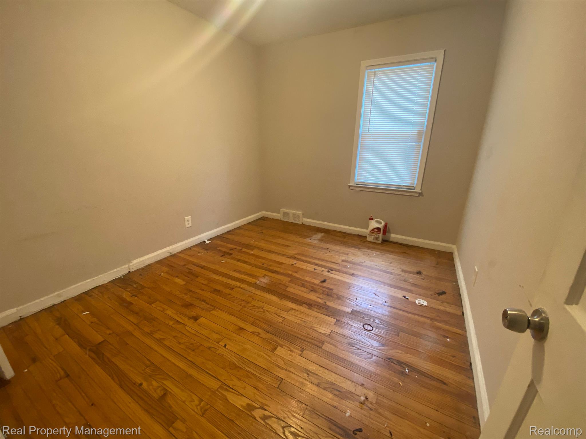 19325 Annchester Road Detroit, MI 48219 - Photo 10 of 19 Gallery Image 10