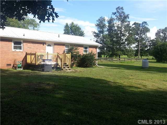 6050 Smith Lake Road Mount Pleasant, NC 28124 - Photo 2 of 7