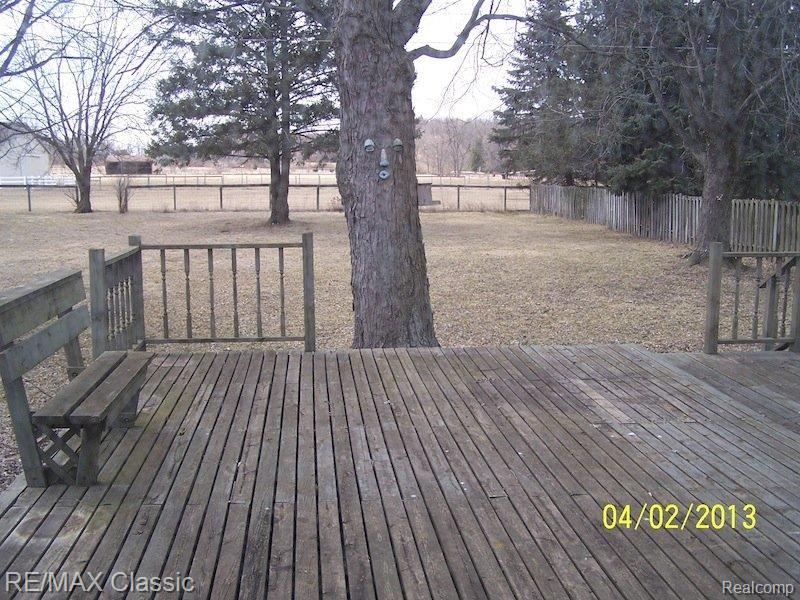 1436 South Hickory Ridge Road Milford, MI 48380 - Photo 10 of 11 100_8356.JPG
