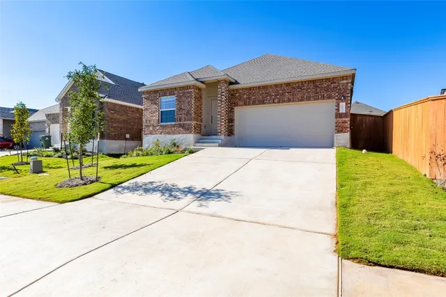 $2,295 | 163 Cibolo Crk Drive, Bastrop, TX 78602