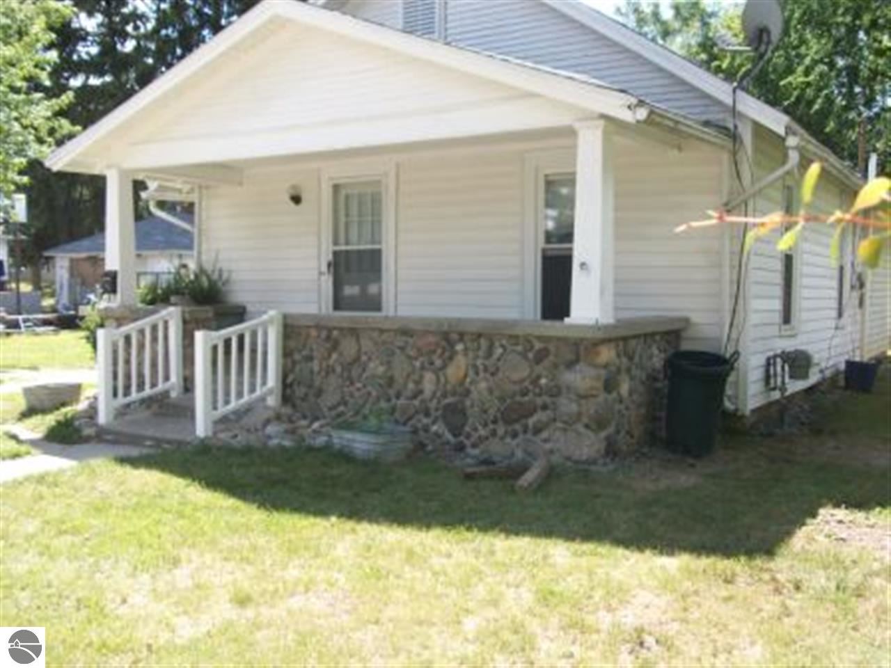 422 Rockingham Avenue Alma, MI 48801 - Photo 10 of 12 1749789-9.JPG