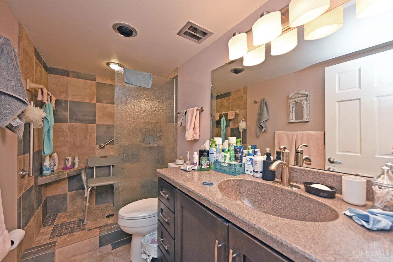 2444 Madison Road, Unit 1904 Cincinnati, OH 45208 - Photo 26 of 40 Gallery Image 26