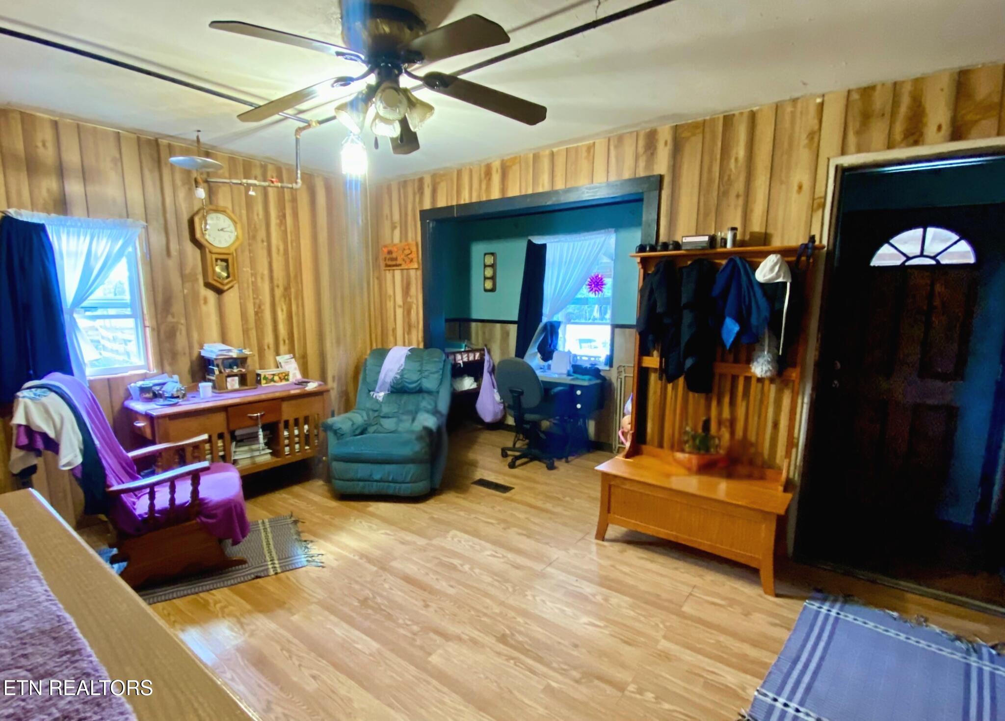 141 Central Avenue Lancing, TN 37770 - Photo 12 of 27 Living Room - 141 Central Ave