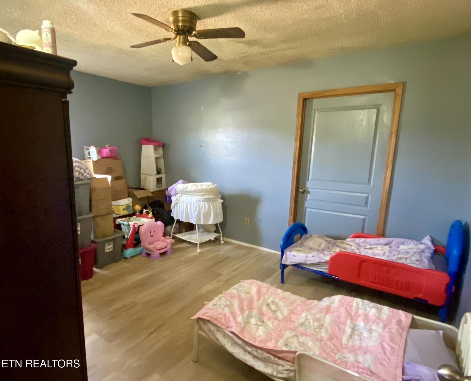 141 Central Avenue Lancing, TN 37770 - Photo 18 of 27 Bedroom 2