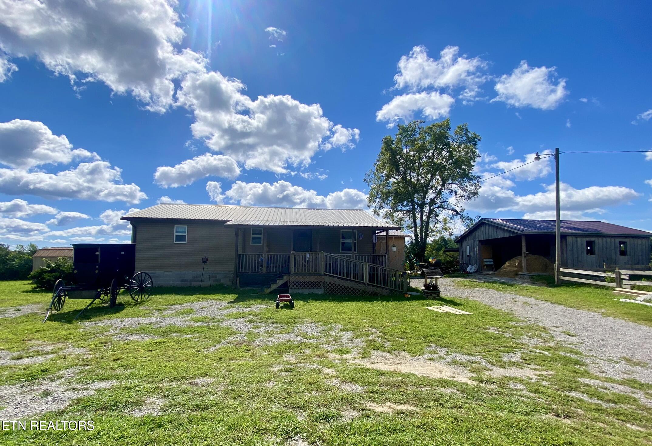 141 Central Avenue Lancing, TN 37770 - Photo 3 of 26 IMG_5880