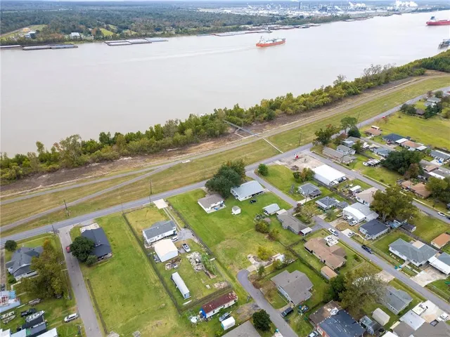 $54,000 | 11 Clayton Drive, Norco, LA 70079