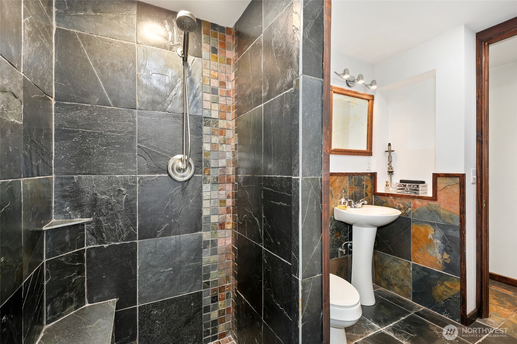 10806 West Morris Boulevard Steilacoom, WA 98388 - Photo 17 of 39