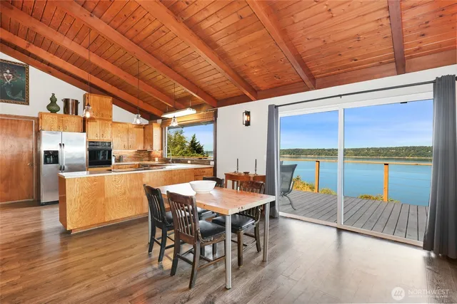 $595,000 | 10806 West Morris Boulevard, Steilacoom, WA 98388