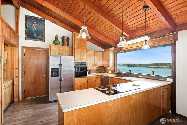 $595,000 | 10806 West Morris Boulevard, Steilacoom, WA 98388