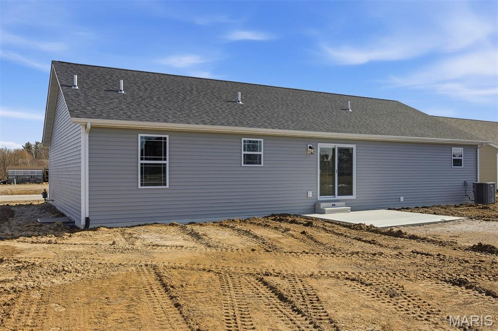 4823 Fitz James Crossing Highland, IL 62249 - Photo 37 of 53