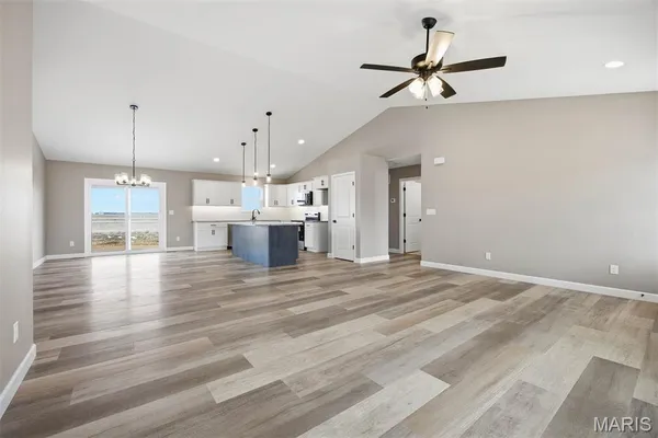 $380,000 | 4823 Fitz James Crossing, Highland, IL 62249