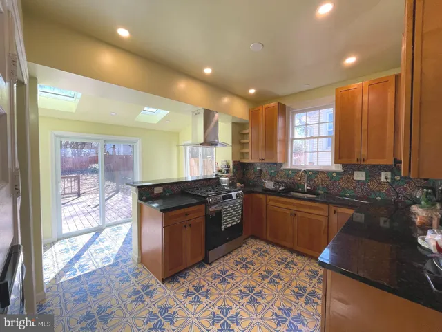 $3,200 | 3211 Varnum Street, Mount Rainier, MD 20712