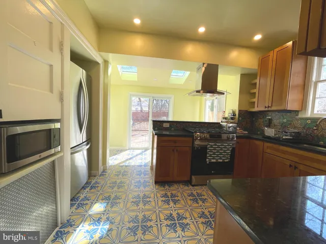 $3,200 | 3211 Varnum Street, Mount Rainier, MD 20712