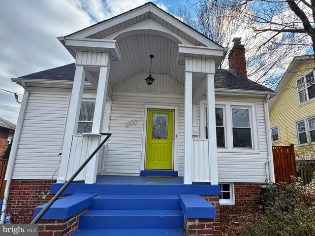 $3,200 | 3211 Varnum Street, Mount Rainier, MD 20712