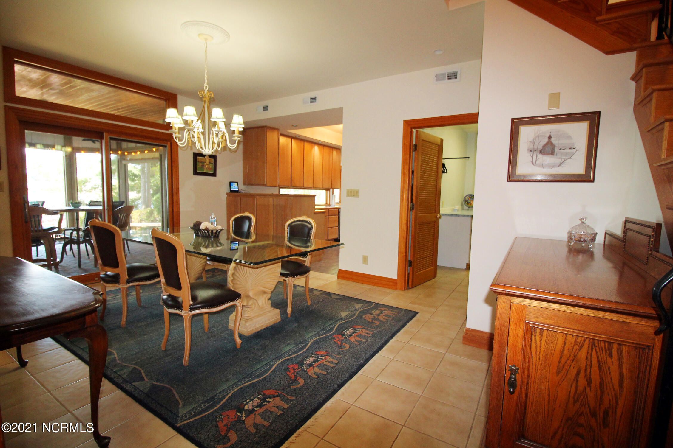 101 North Teachs Point Road Bath, NC 27808 - Photo 12 of 59 Dining room