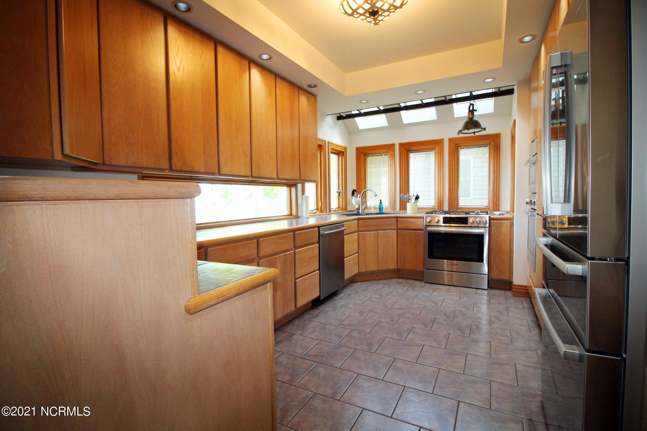 101 North Teachs Point Road Bath, NC 27808 - Photo 15 of 59 Kitchen