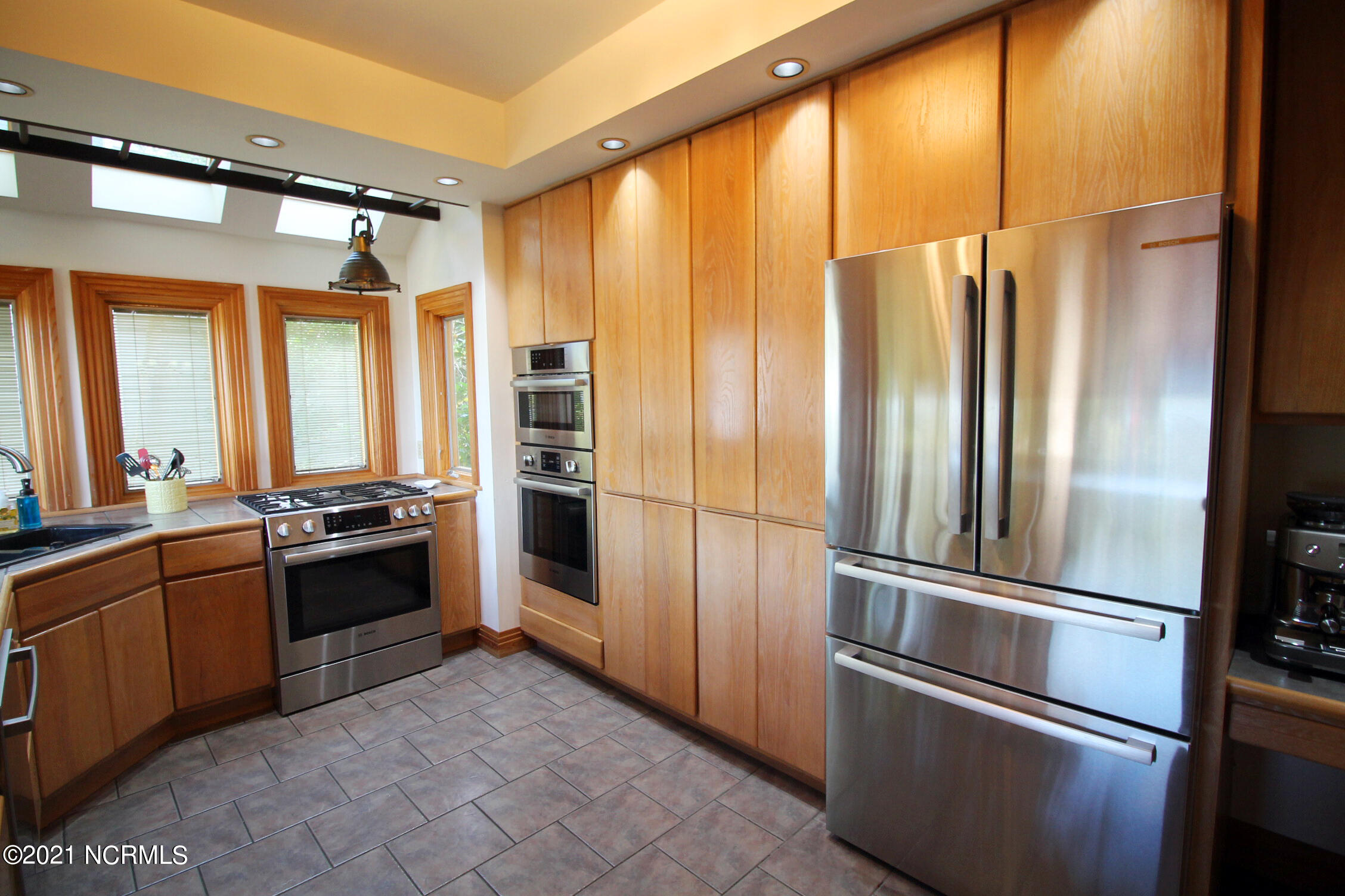 101 North Teachs Point Road Bath, NC 27808 - Photo 16 of 59 Kitchen with all new appliances