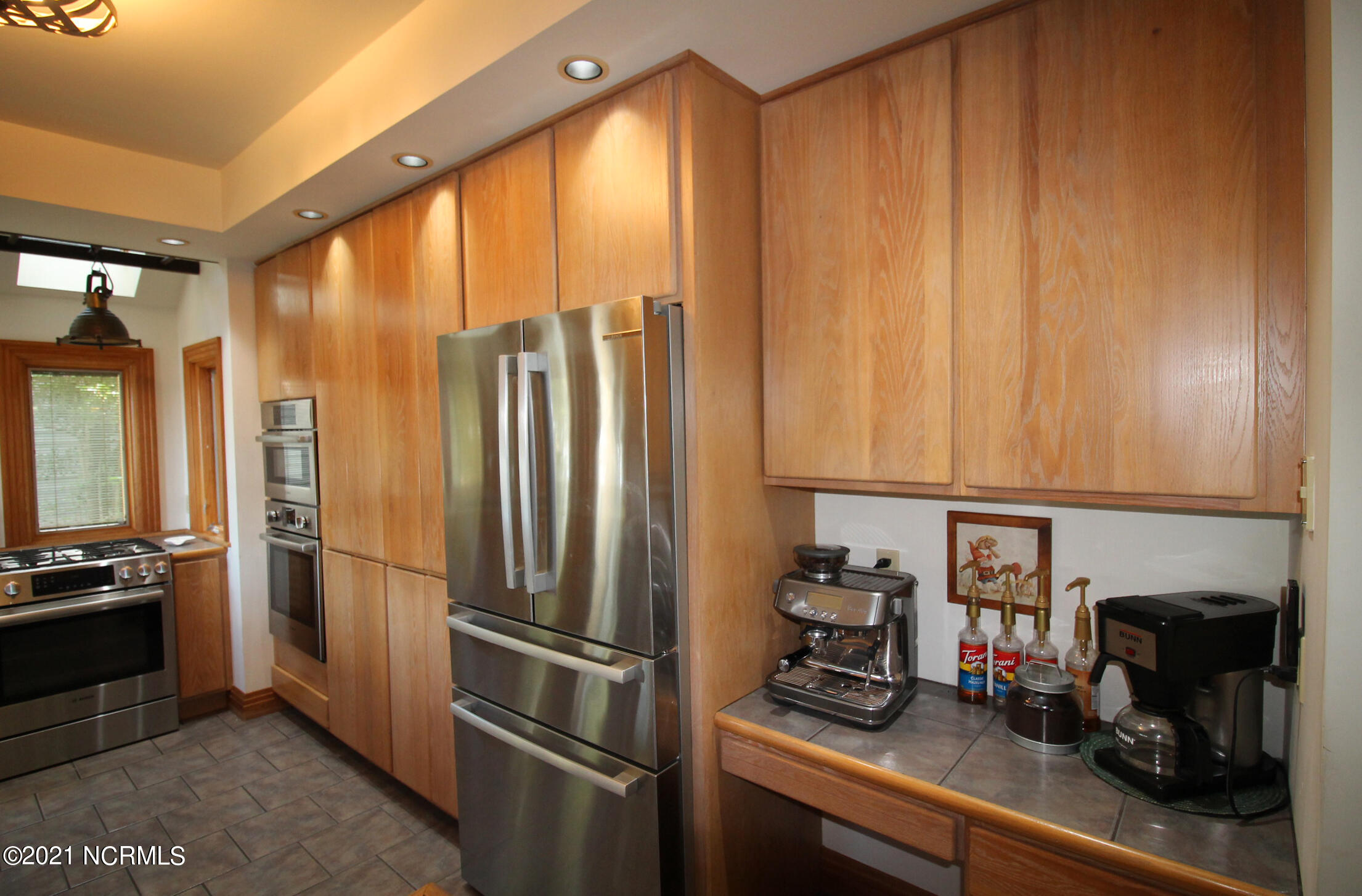 101 North Teachs Point Road Bath, NC 27808 - Photo 17 of 59 Coffee station and hidden baking stati