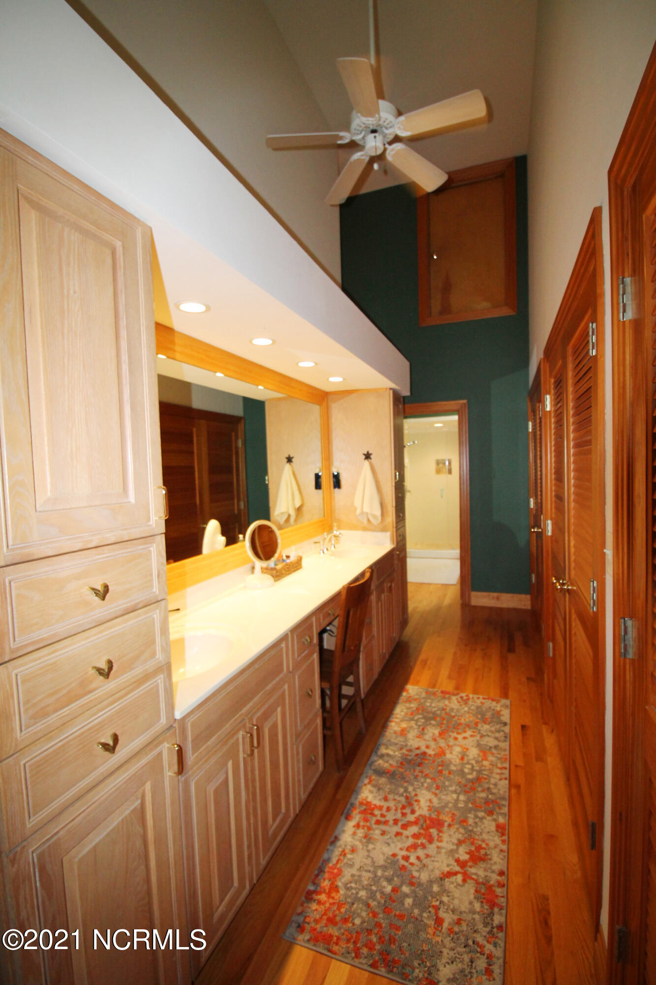 101 North Teachs Point Road Bath, NC 27808 - Photo 24 of 59 Dressing area