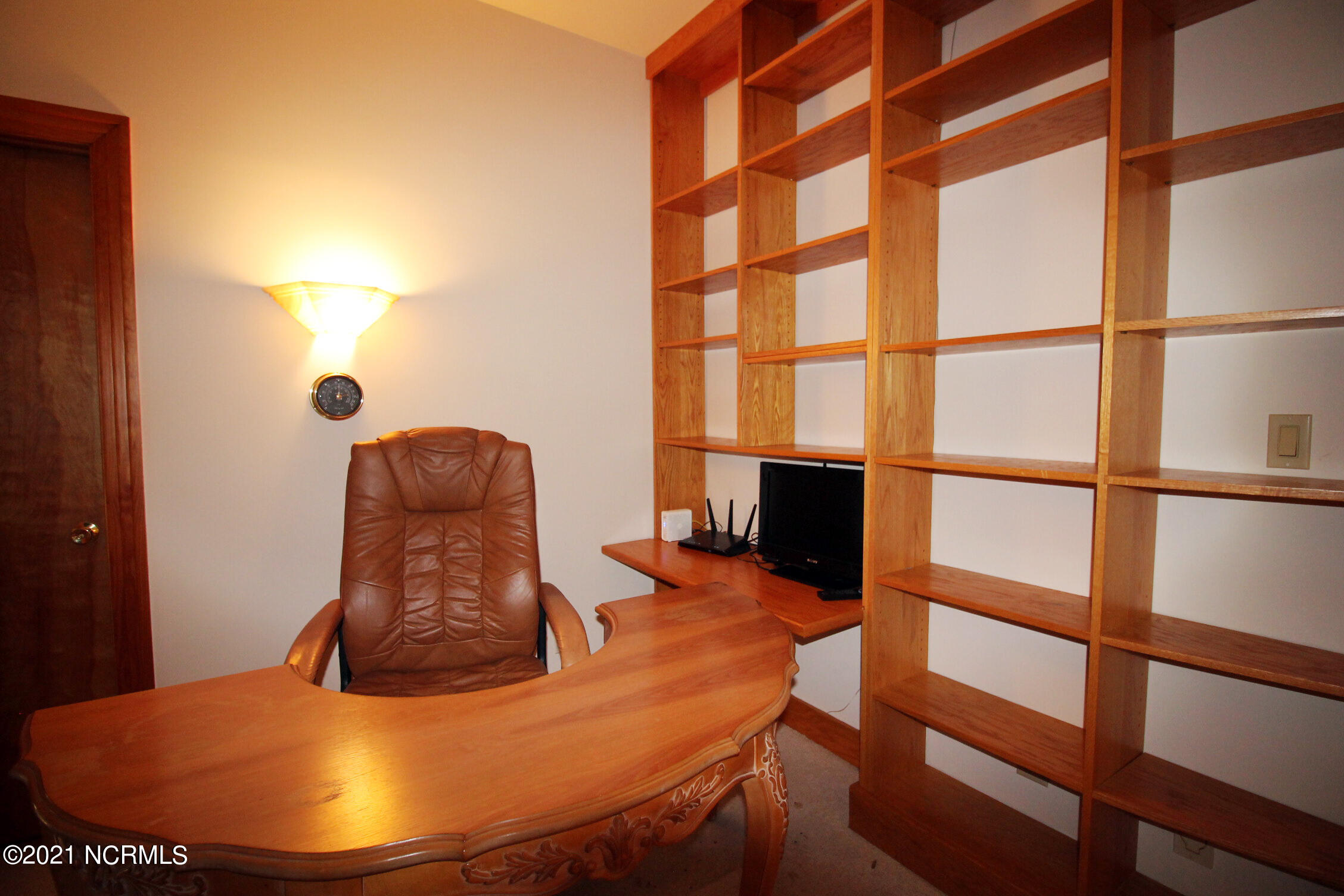 101 North Teachs Point Road Bath, NC 27808 - Photo 31 of 59 Office built-ins