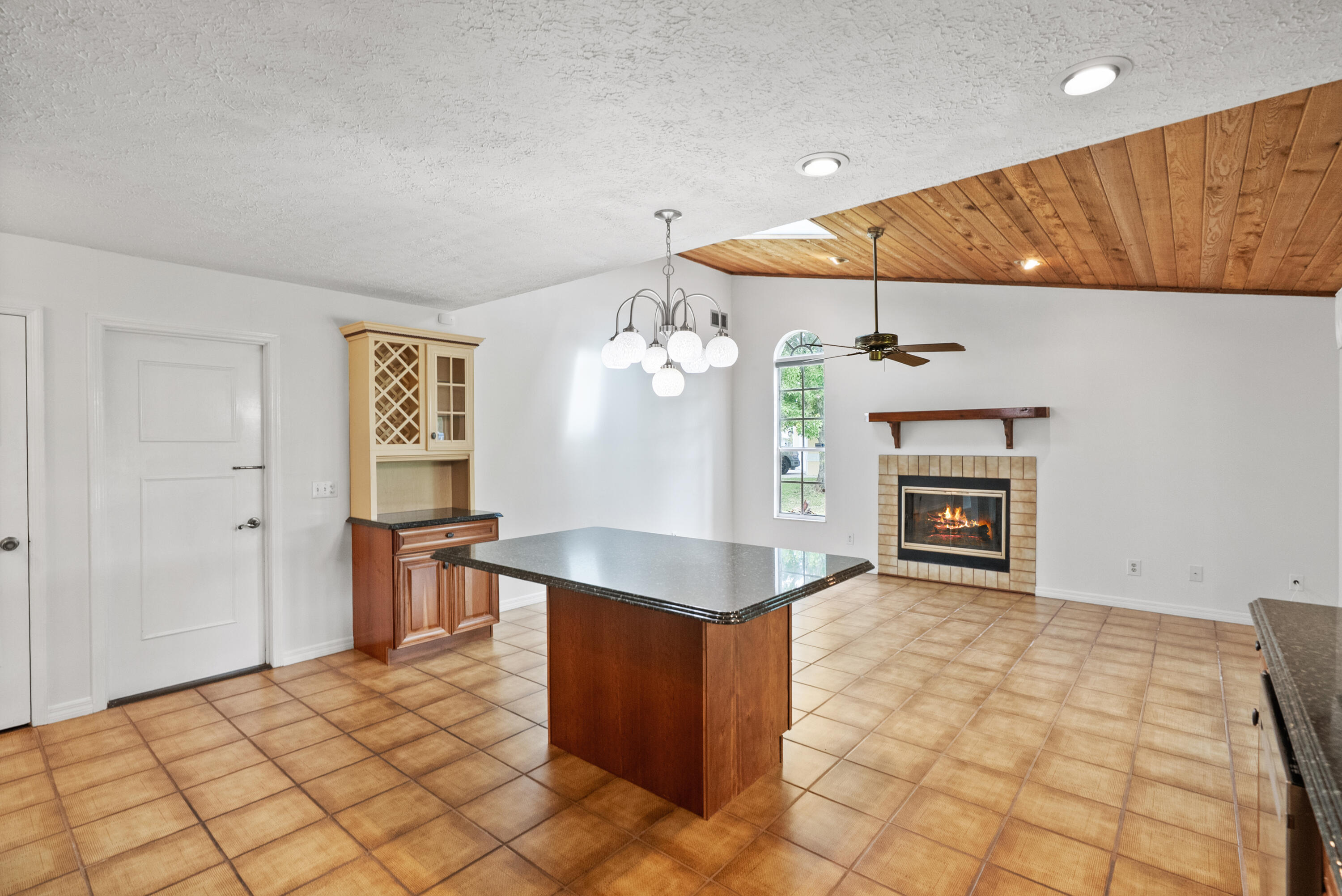 2415 Northwest Cove View Stuart, FL 34994 - Photo 20 of 54 DSC07010