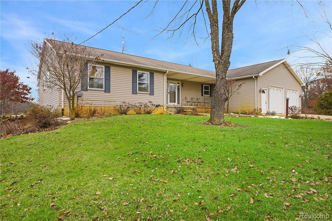 4282 Burgess Road Pinckney, MI 48169 - Photo 3 of 45 DSC_1801.jpg