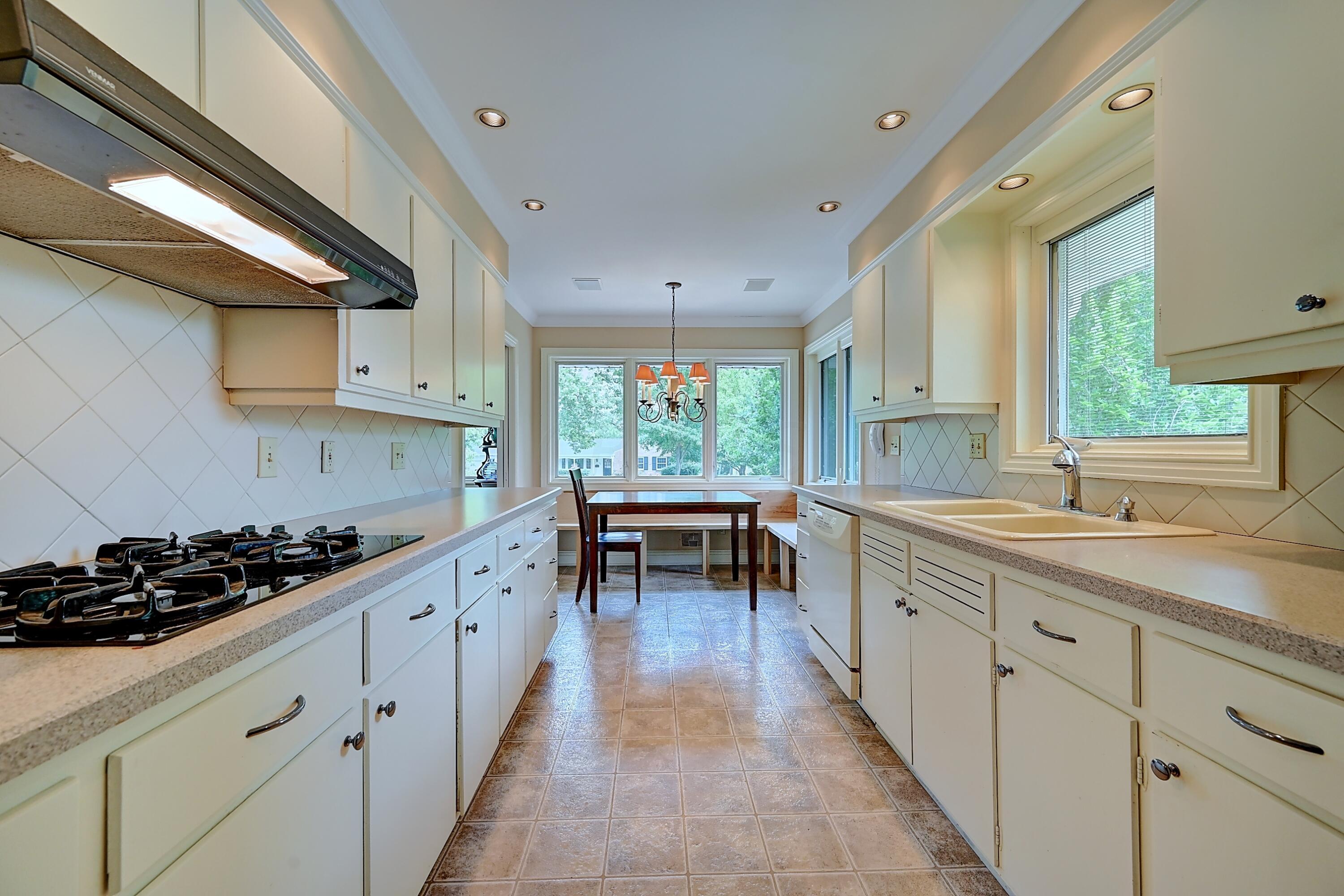 2982 Halstead Road Upper Arlington, OH 43221 - Photo 16 of 54 Kitchen