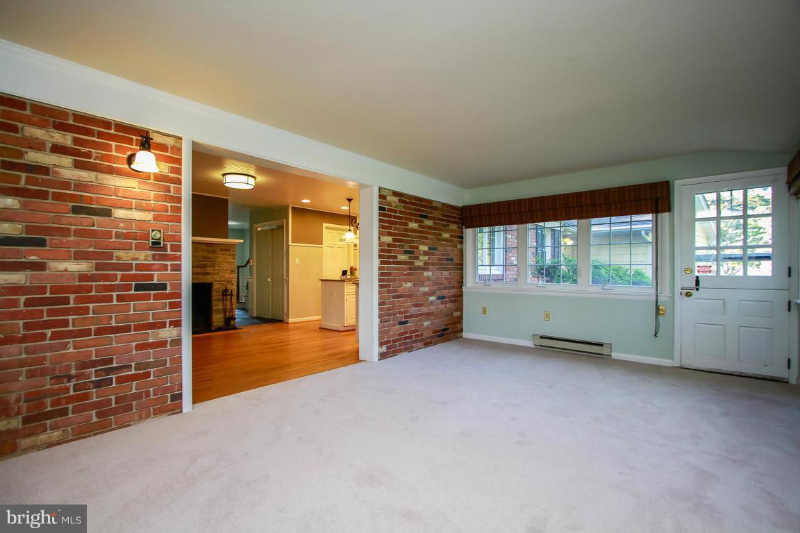 41 Greenvale Road Westminster, MD 21157 - Photo 12 of 29 Family Room
