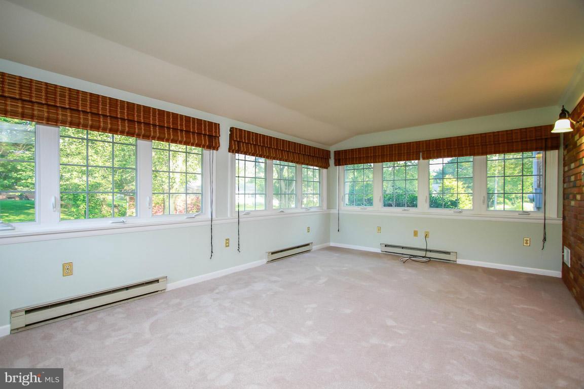41 Greenvale Road Westminster, MD 21157 - Photo 13 of 29 Sun Room