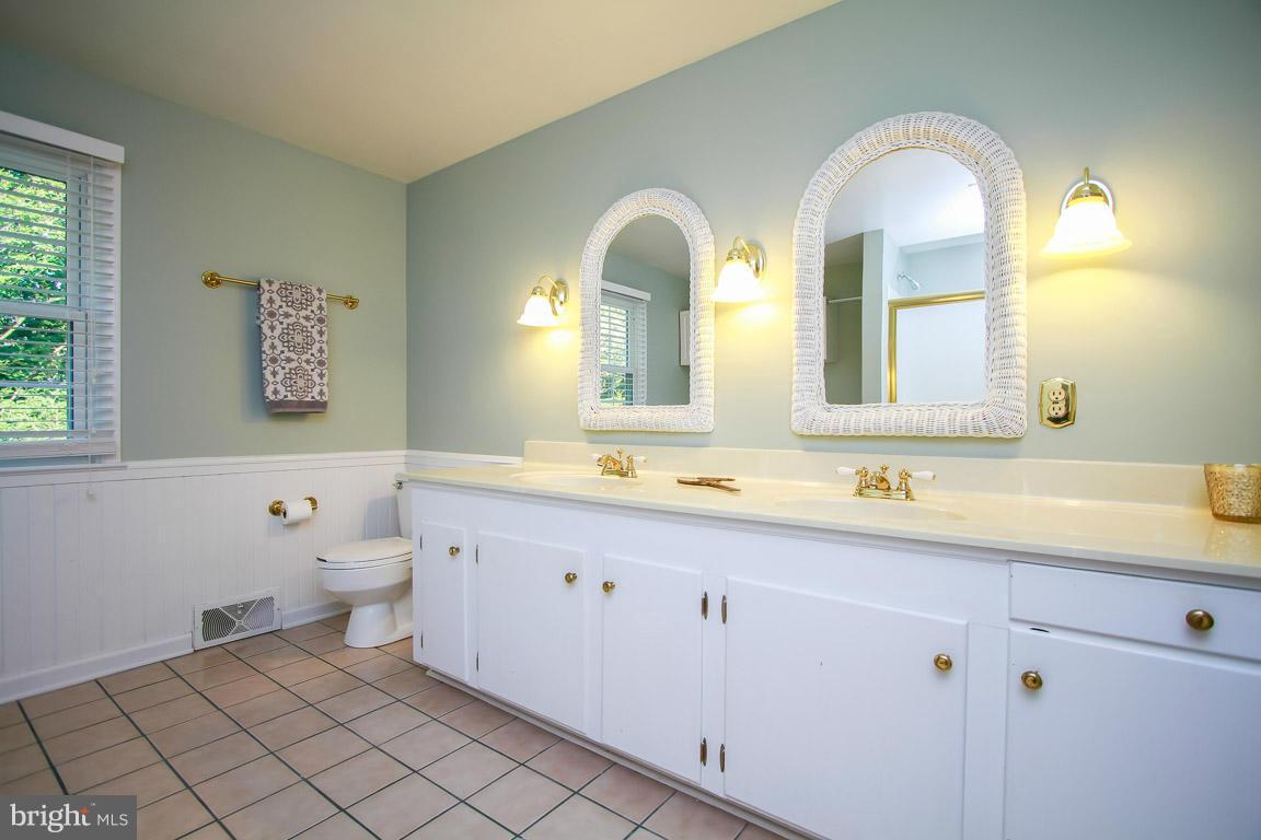 41 Greenvale Road Westminster, MD 21157 - Photo 25 of 29 Bath