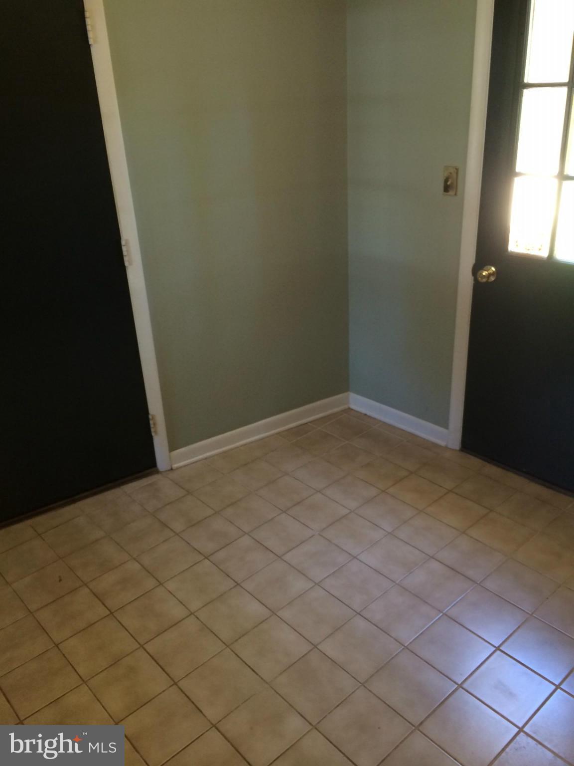 41 Greenvale Road Westminster, MD 21157 - Photo 28 of 29 True Mud Room from Garage
