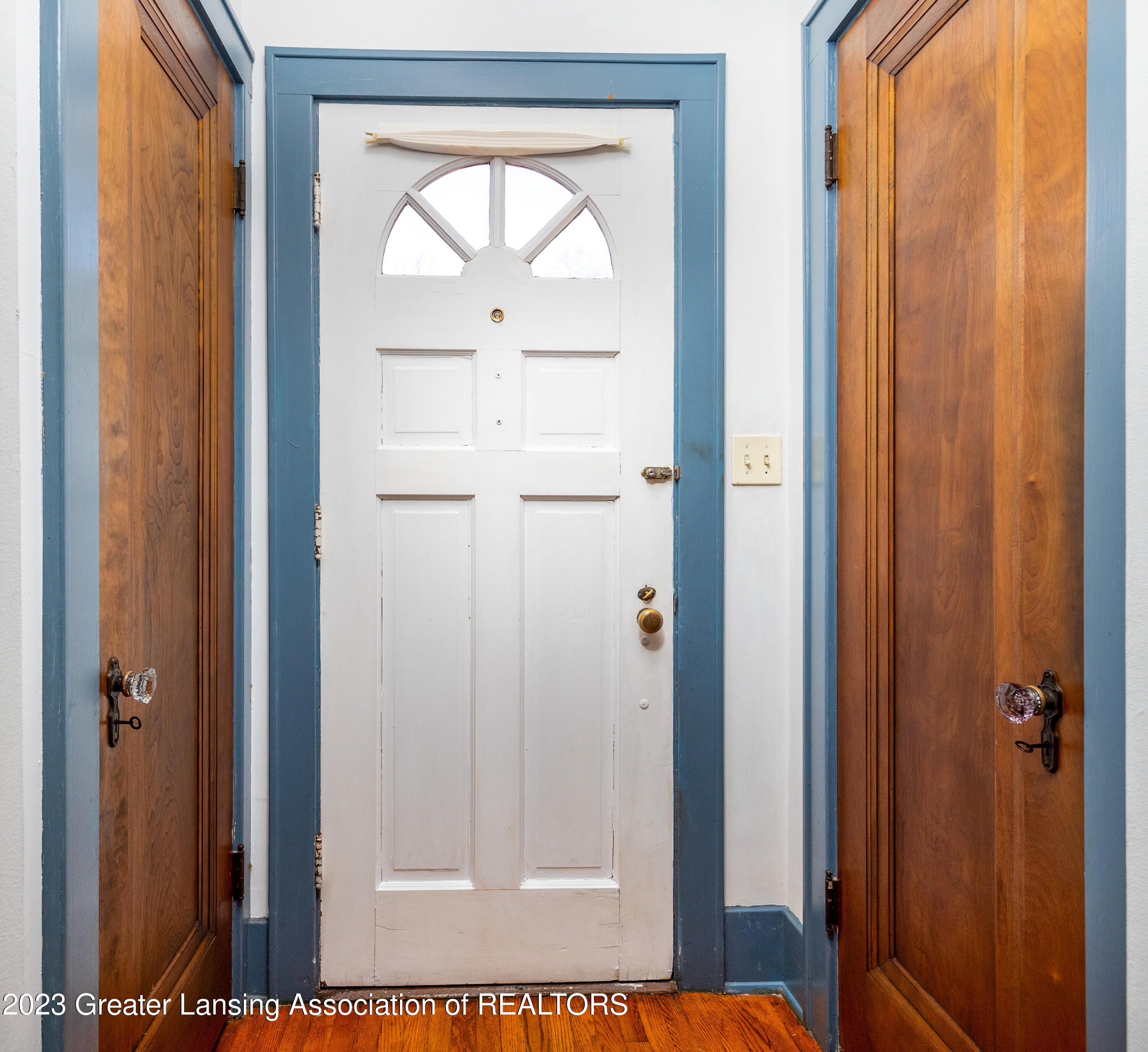 2301 Strathmore Road Lansing, MI 48910 - Photo 11 of 20 entry closets-1
